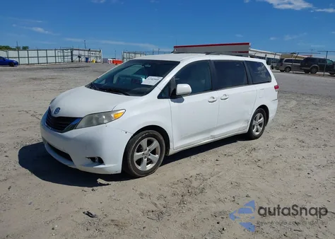 2013 Toyota Sienna Le V6 8 Passenger from USA, damaged, VIN 5TDKK3DC5DS352079
